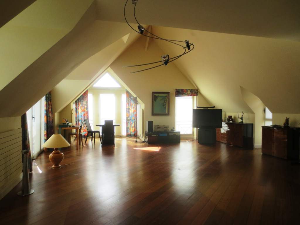 290021556-2.JPG